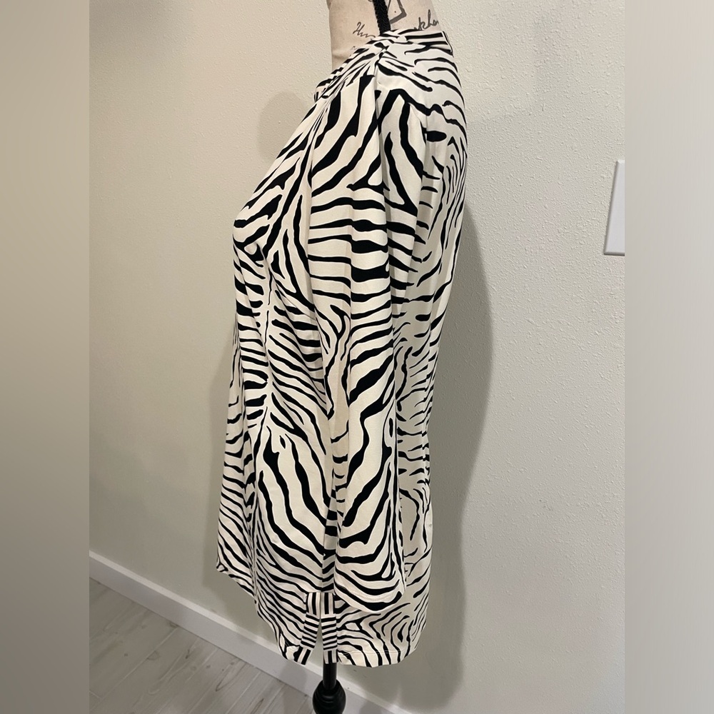 J. McLaughlin Zebra Print Stretch Tunic Top | 3/4 Sleeve | Side Slits | Size M - Picture 4 of 11